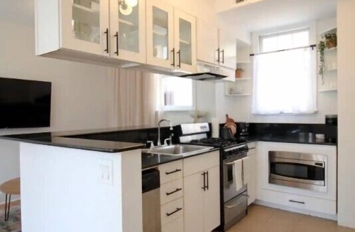 Rittenhouse Row Apartment | 253 S 20th St