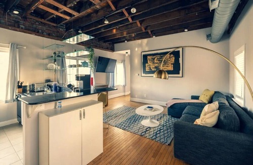 Rittenhouse Row Apartment | 253 S 20th St