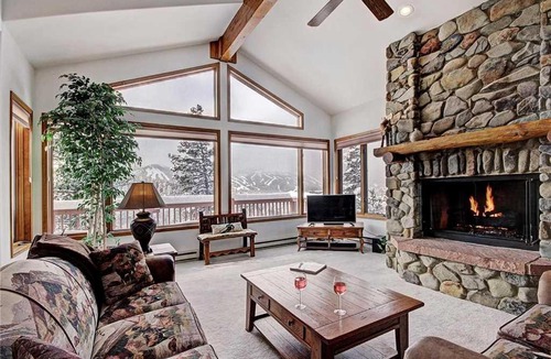 Dunkin Hill House | 2542 Boreas Pass