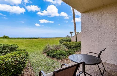 Fernandina Beach Hotel | 256 Sandcastles - Hotel Side