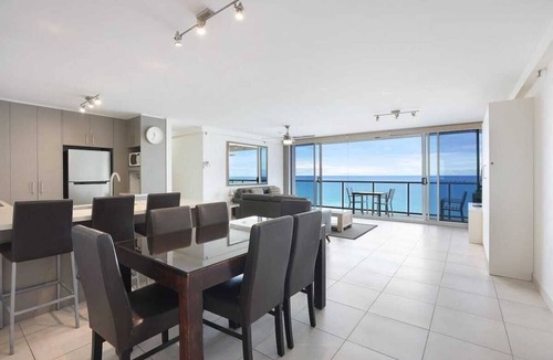 Surfers Paradise Apartment | 25B Peninsula Summary