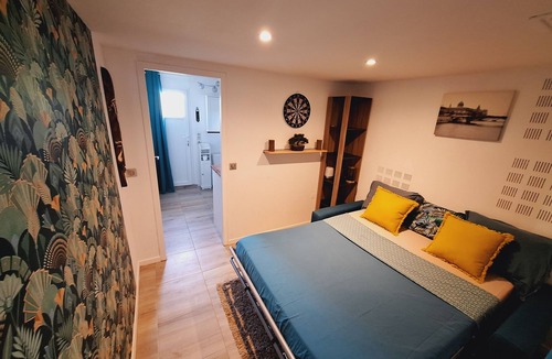 Chantemerle-sur-la-Soie Bed & Breakfast | 25m2 suite with separate shower