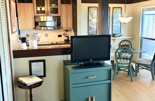 Punaluu Condo | #26 1 King Bed/1 Bath with Sofa Sleeper and Ocean View