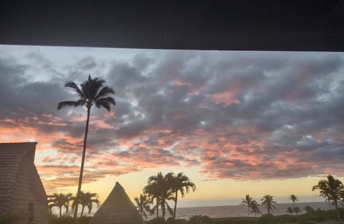 Punaluu Condo | #26 1 King Bed/1 Bath with Sofa Sleeper and Ocean View