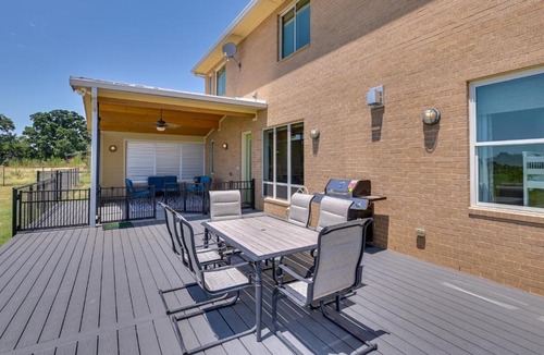 Weston House | 26-Acre Pilot Point Ranch Home w/Pool & Mini Golf