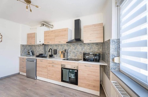 Joeuf Bed & Breakfast | 26. Chambre Sophie - 2 SDB - WIFI - Parking - 115m² - France