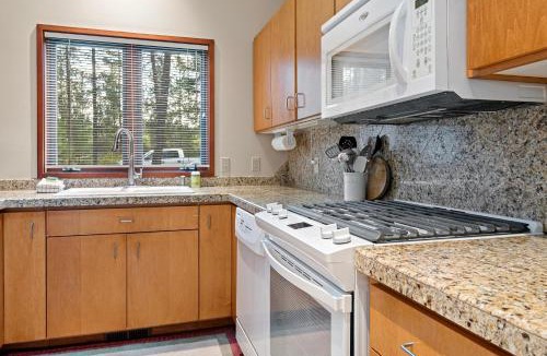 Overlook Park House | 26 Mountain View Lodge - Meredith Lodging