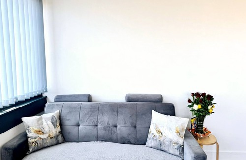 Latchmere Apartment | 26 Penge House