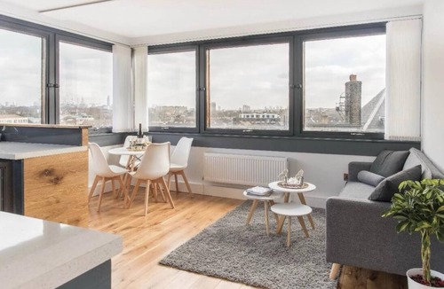 Latchmere Apartment | 26 Penge House