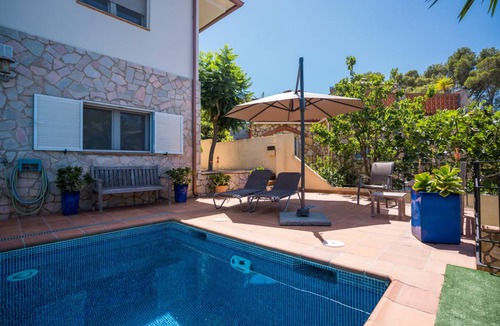Pals Villa | 260 m² Villa ∙ 4 bedrooms ∙ 6 guests