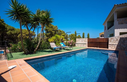 Pals Villa | 260 m² Villa ∙ 4 bedrooms ∙ 6 guests