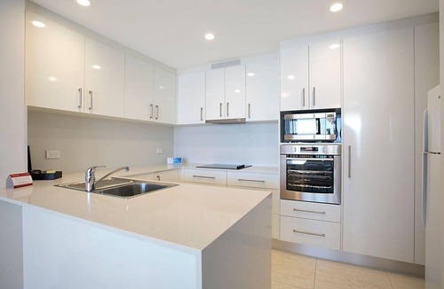 Surfers Paradise Apartment | 2602 Ballah Summary: