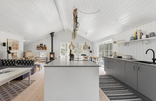 Pedersker House | 2630 Nexø - Møllestien 6