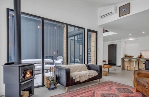 Mayo House | 265 Libellules NEW · Romantic Getaway Cottage with Hot Tub