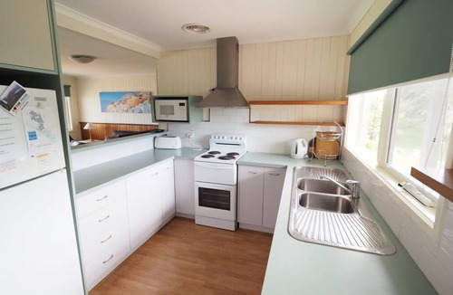 Sandy Point House | 27 Beach Parade Sandy Point