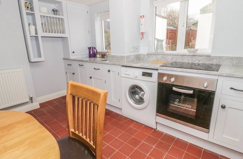 Ruthin Cottage | 27 BORTHYN, pet friendly, country holiday cottage in Ruthin