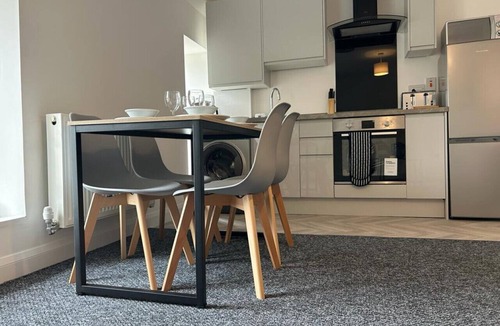 Kirkcaldy Apartment | 27 Linen Loft - 2 bed Apt