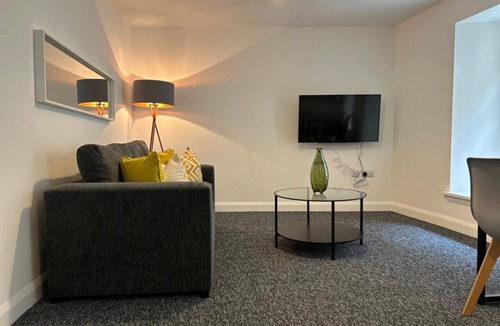 Kirkcaldy Apartment | 27 Linen Loft - 2 bed Apt