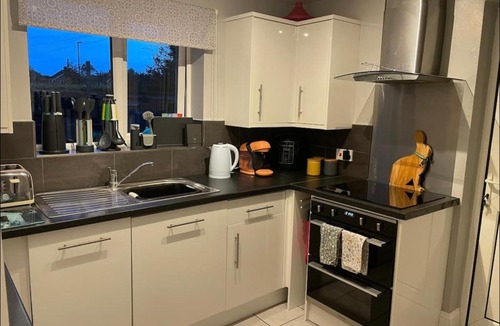 Stockton on the Forest House | 27 The Limes Room 2