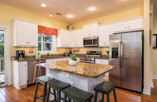 Deer Lake House | 271 Deer Lake Drive