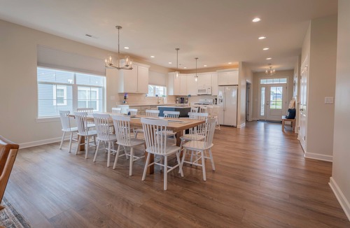 Delavan Condo | 2728 Harbor Court