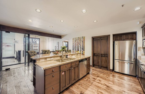 Park Meadows House | 2744 Stylish Ski Getaway with Hot Tub Pool and Lift Shuttle