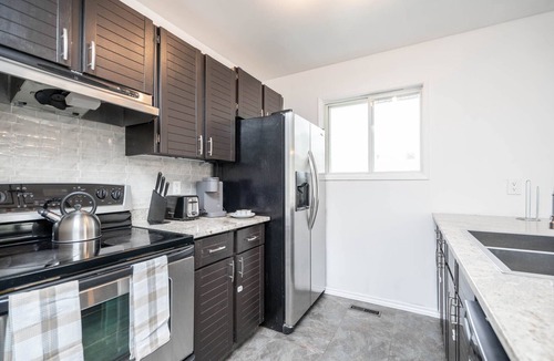 Winnipeg House | (279)Classy 3 BDR in Quiet Neighbourhood+Parking