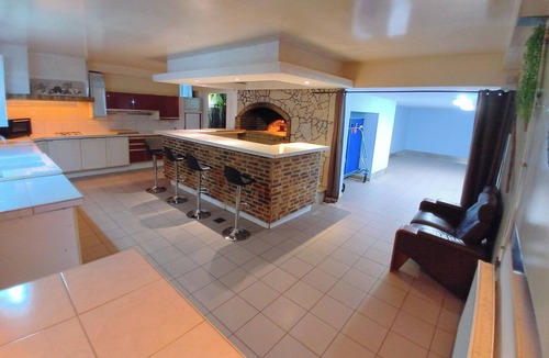 Thezillieu Cottage | 27personnes(15+12) Heated outdoor pool summer/winter 30° Party room basement