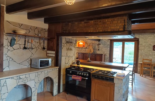Thezillieu Cottage | 27personnes(15+12) Heated outdoor pool summer/winter 30° Party room basement