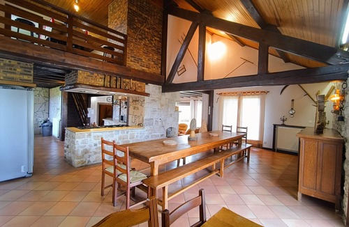 Thezillieu Cottage | 27personnes(15+12) Heated outdoor pool summer/winter 30° Party room basement
