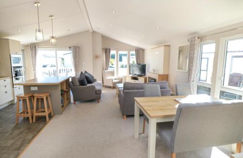 Cayton Bay House | 28 Finch