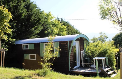Miribel-les-Echelles Cabin | 28. Roulotte Pétunia 4 persons