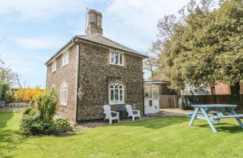 Thorington House | 28 Stone Cottage