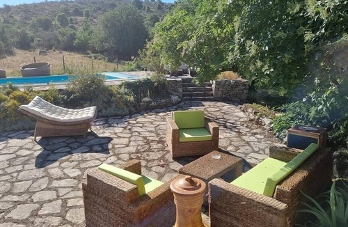 Navas House | 2800 Chemin du Landre