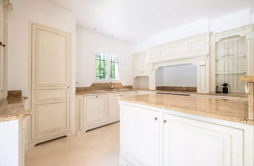 Roquefort-les-Pins Villa | 280m2 jewel and infinity pool in absolute calm