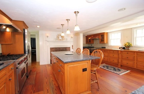 Barnstable House | 2828 Main Street - Historic 5BR w/Beach Pass – Walk to Barnstable