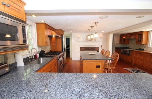 Barnstable House | 2828 Main Street - Historic 5BR w/Beach Pass – Walk to Barnstable