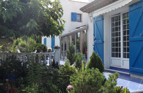 Espondeilhan Villa | 285 m² villa with 2500 m² enclosed and 9x4 swimming pool heated to 30°.