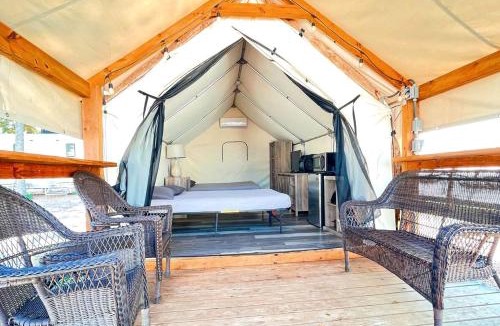 Fentress House | 29 Son's Texas Riverside Retreat in Kingsbury, TX