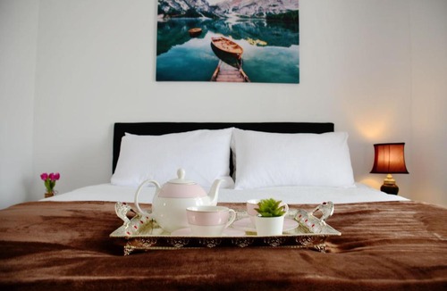 Stanwell House | (29EW-12) Dreams Serviced Accommodations- Staines/Heathrow