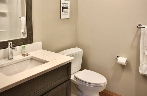 Muskoka Lakes House | 2B - 2 Bedroom in 4 Plex