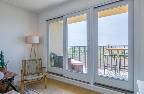 Southend Condo | 2b/2b Beachfront Oceanview with POOL
