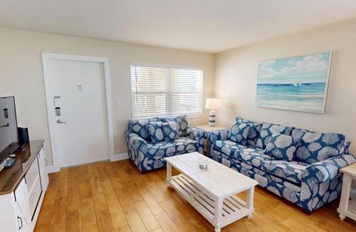 Madeira Beach Apartment | 2b 2b Direct Beachfront - Surf Song #121