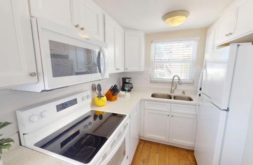 Madeira Beach Apartment | 2b 2b Direct Beachfront - Surf Song #121