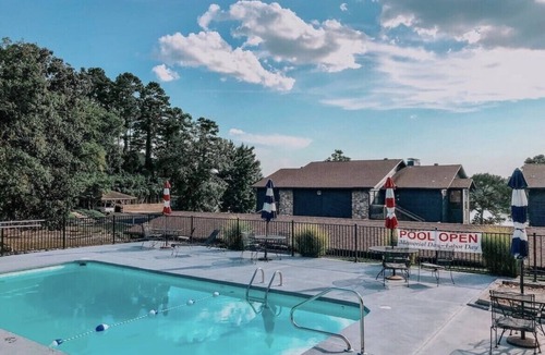 Rockwell Condo | 2B/2B Lake View Condo