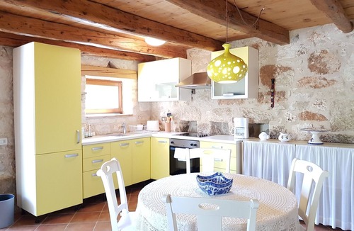 Flengi House | 2B Entire Holiday Home. Pool, Parking, Pergola, Private. Quiet Village Location.