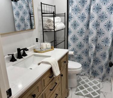 East Lake Woodlands Apartment | 2B2B Heated Pool Cozy Condo