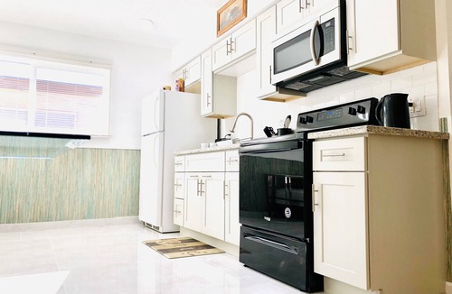 Beverly Green Apartment | 2BApartment,LasVegas,Strip,Pet-friendly,Lvcc,SALE,BestSpot,best