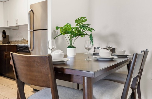 North Brookline Apartment | 2bd/1.5ba Next to BU 9013