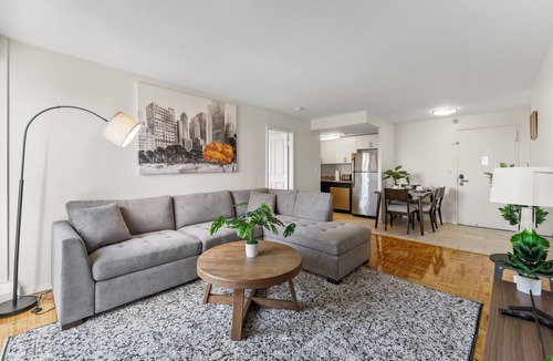 North Brookline Apartment | 2bd/1.5ba Next to BU 9837
